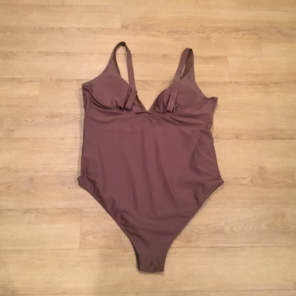 Women’s Plus Size V Neck Mesh Sheer Tummy Control One Piece Bathing Suit - Picture 3 of 4